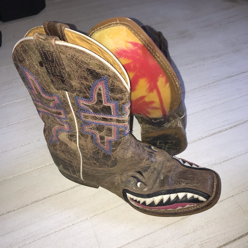 Tin haul boots